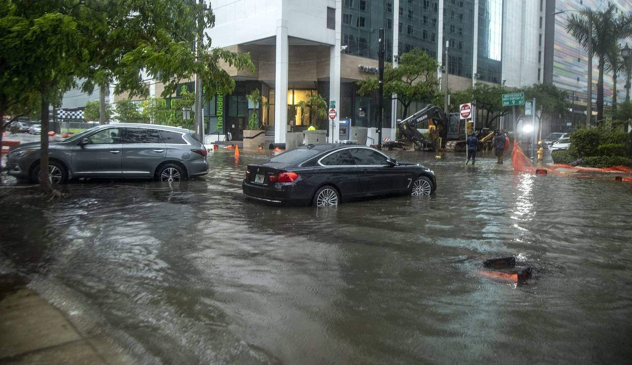 Brickell Flooding Cars
